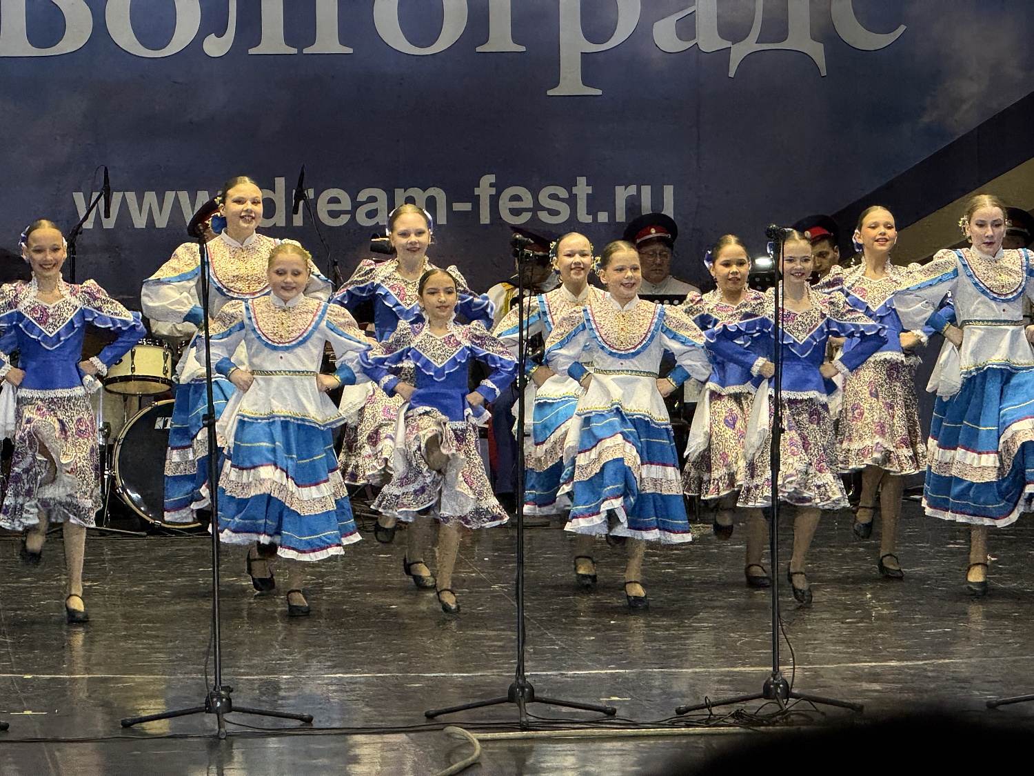 Демобилизованные участники СВО посетили новую концертную программу Государственного ансамбля российского казачества «Казачий курень»