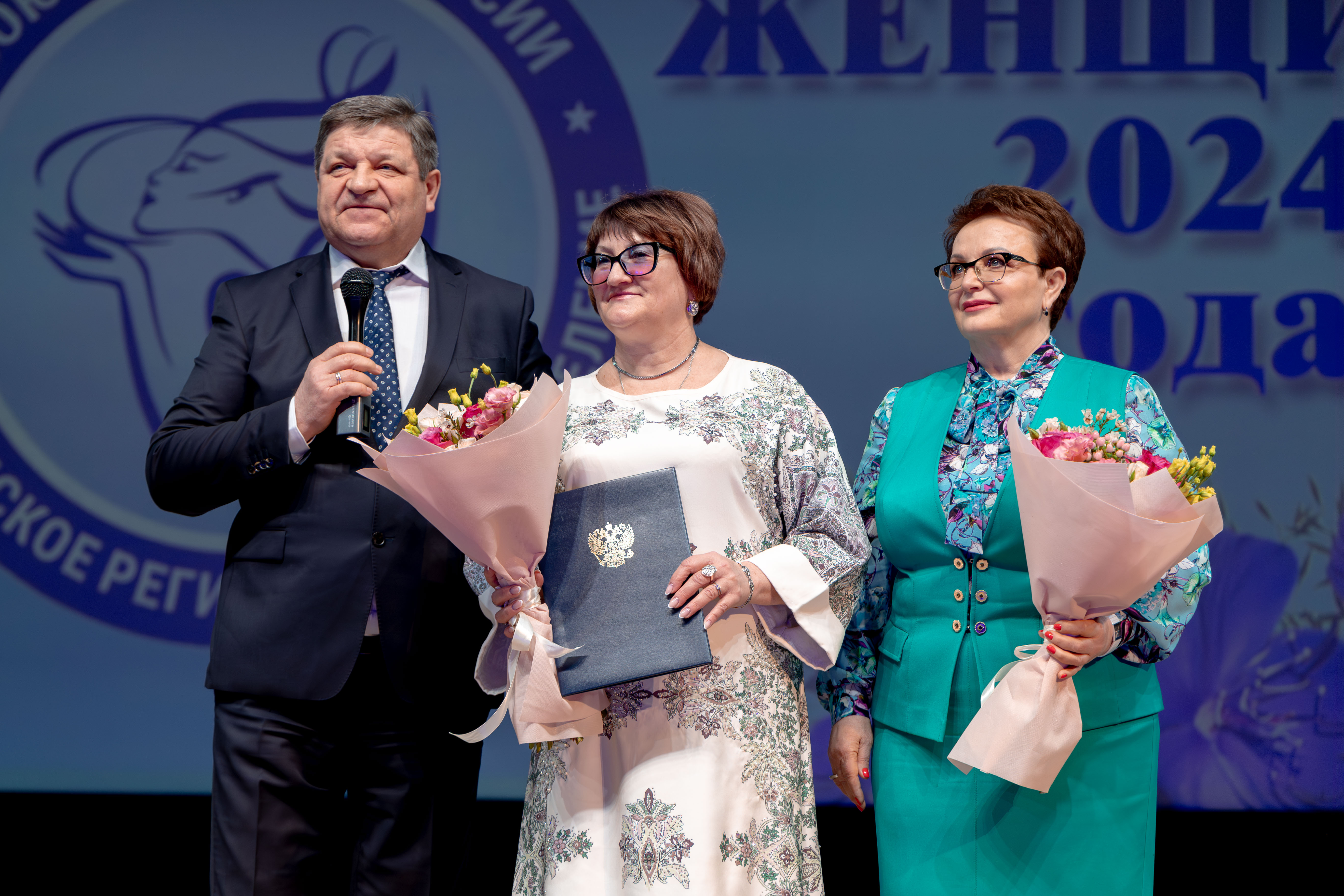 В Волгограде наградили победительниц областного конкурса «Женщина года»